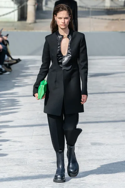 Look 36